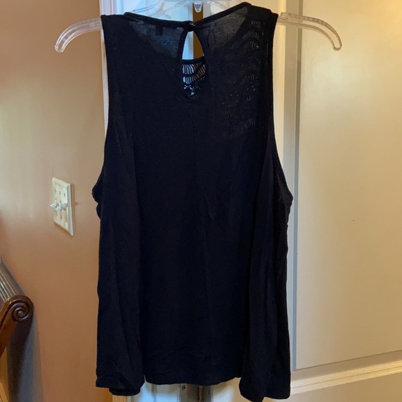 Tank - Picture 5 of 5